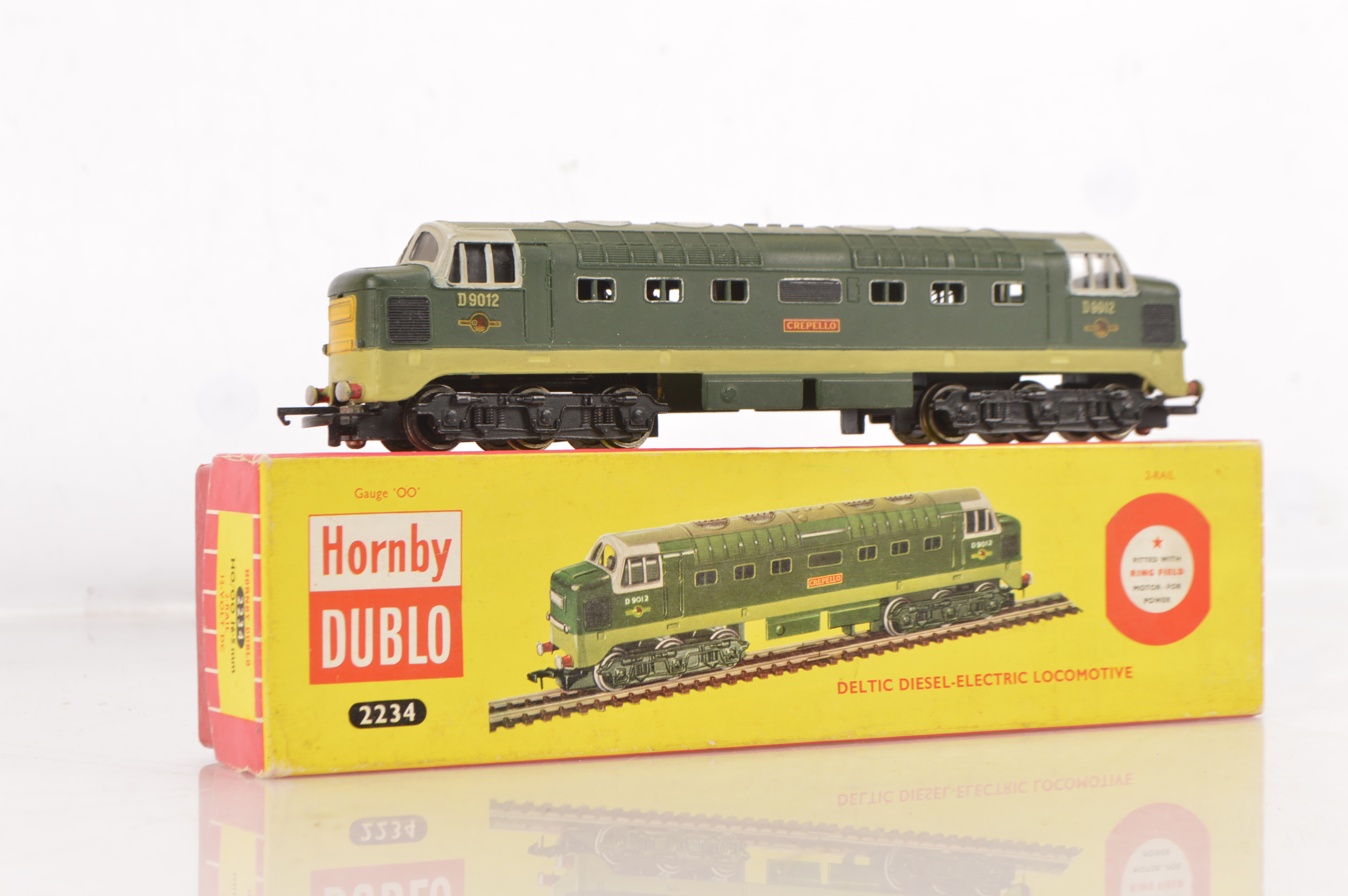 Lot 346 - Hornby-Dublo 00 Gauge 2-Rail W2234 BR two-tone green Co-Co Diesel Electric Locomotive D9012 'Creppello' 