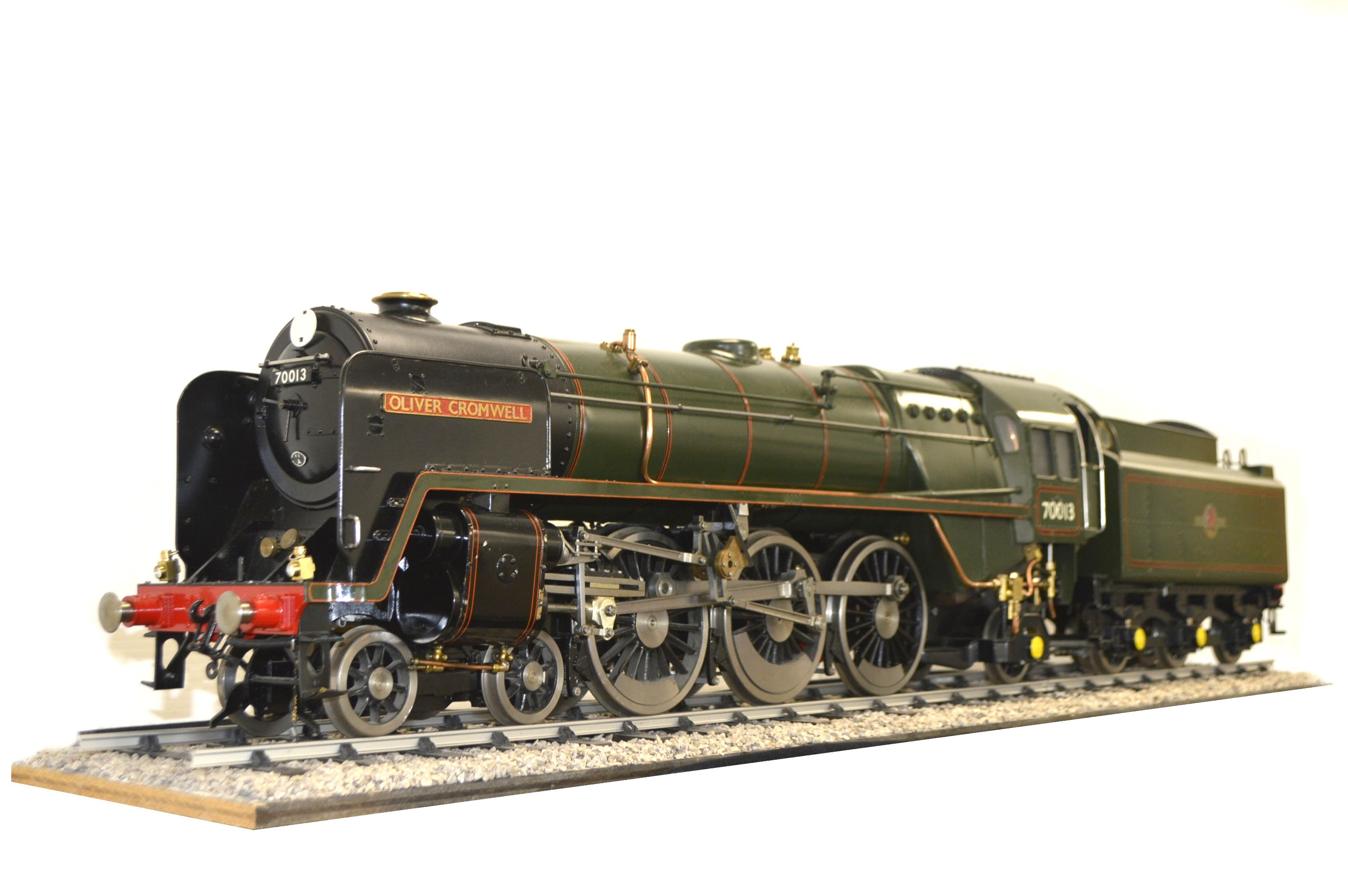 Lot 795 - A 3.5 inch Gauge 4-6-2 Loco & Tender BR Lined green Standard class 7 'Oliver Cromwell' No.70013, coal fired live steam