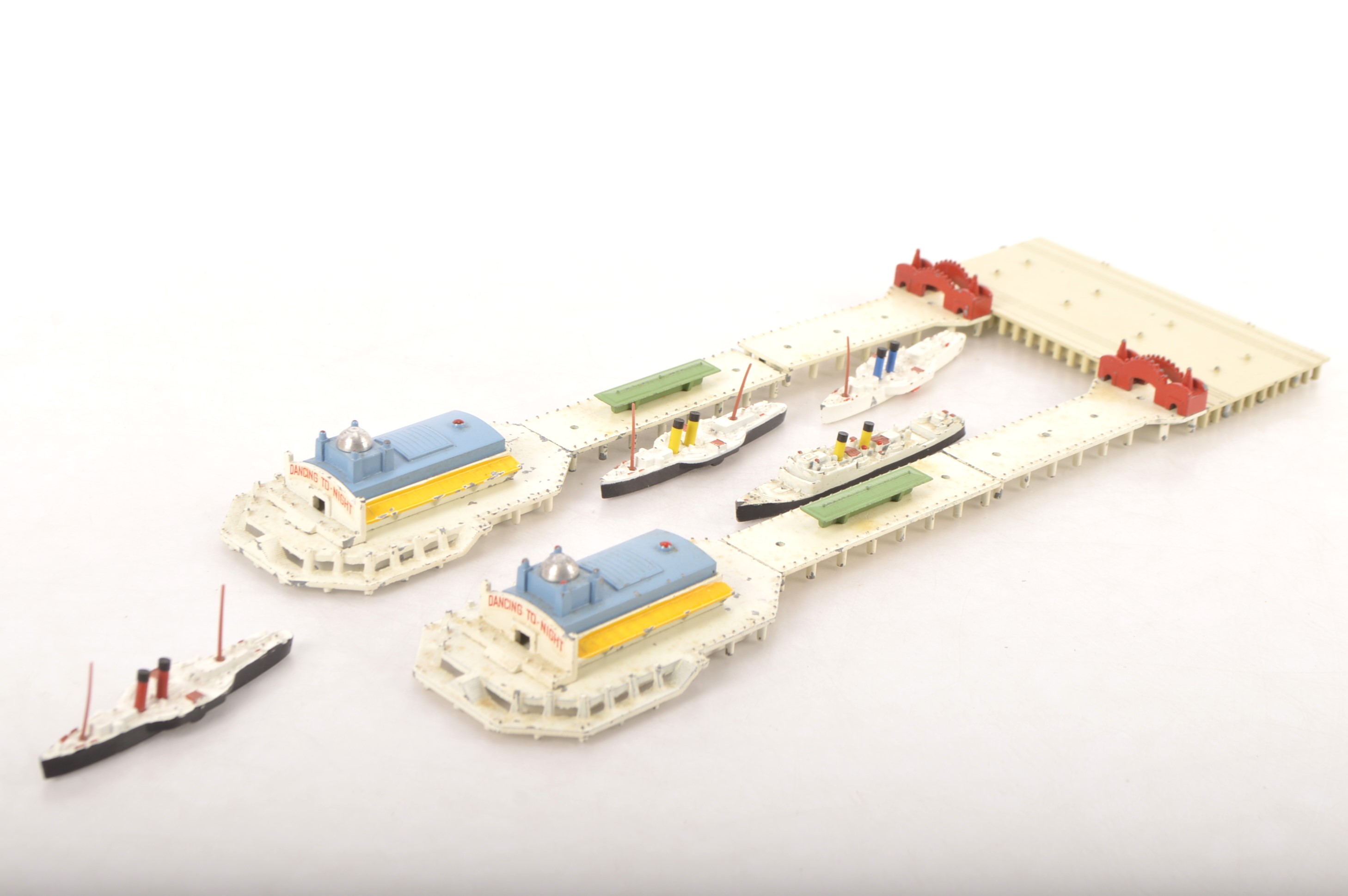 Tri-ang Minic Ships unboxed Pier Sets and Paddle Steamers (17)